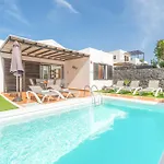 Elma Villa *