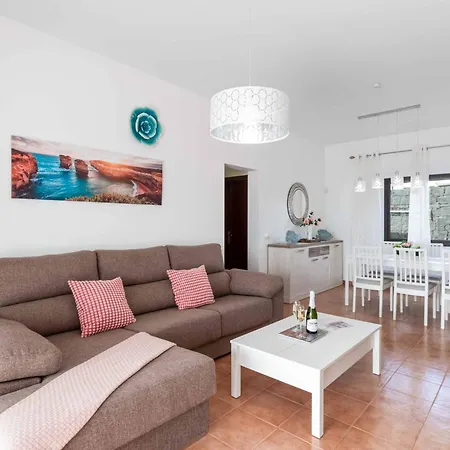 Elma Playa Blanca (Lanzarote)